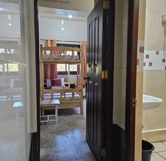 ユースホステル The Gather Inn Room Rentals   Baguio City