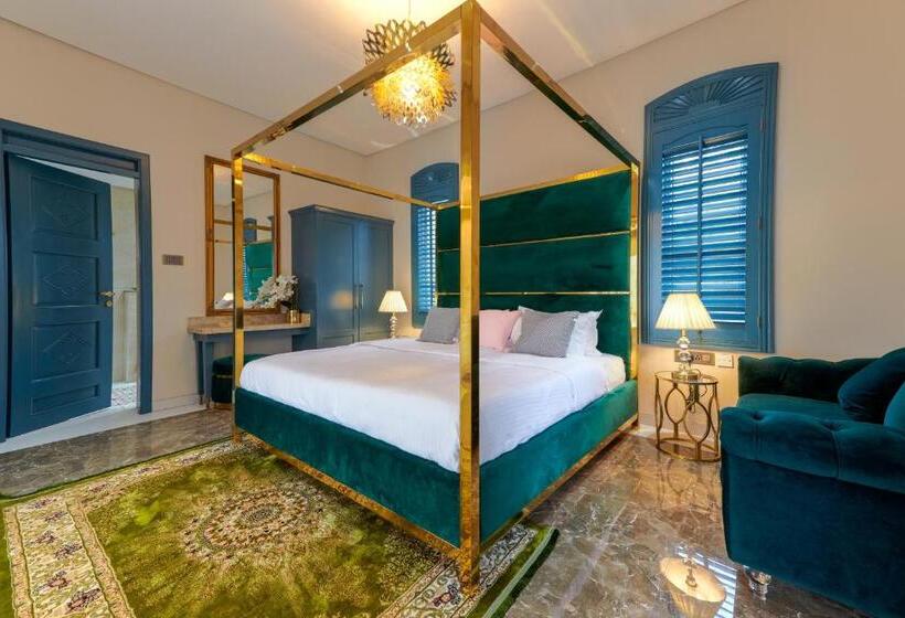 Bed and Breakfast Clouds Nest By Aanvis Inn