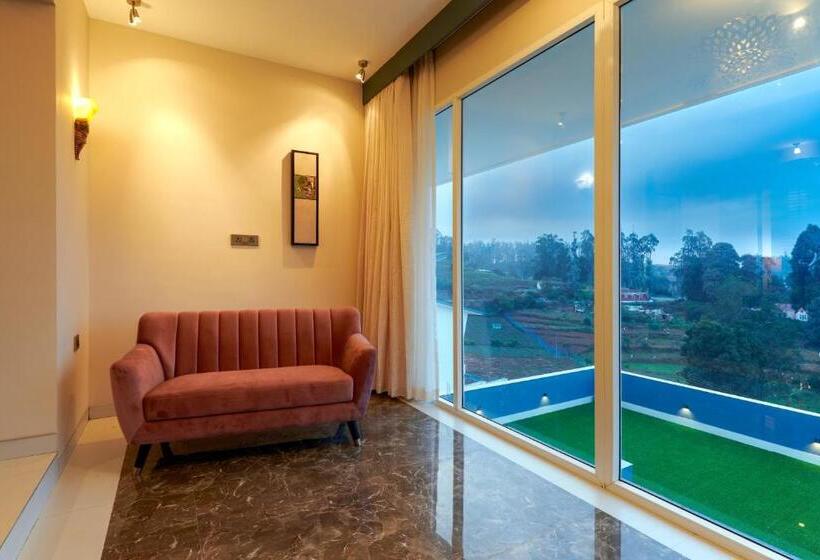 Bed and Breakfast Clouds Nest By Aanvis Inn