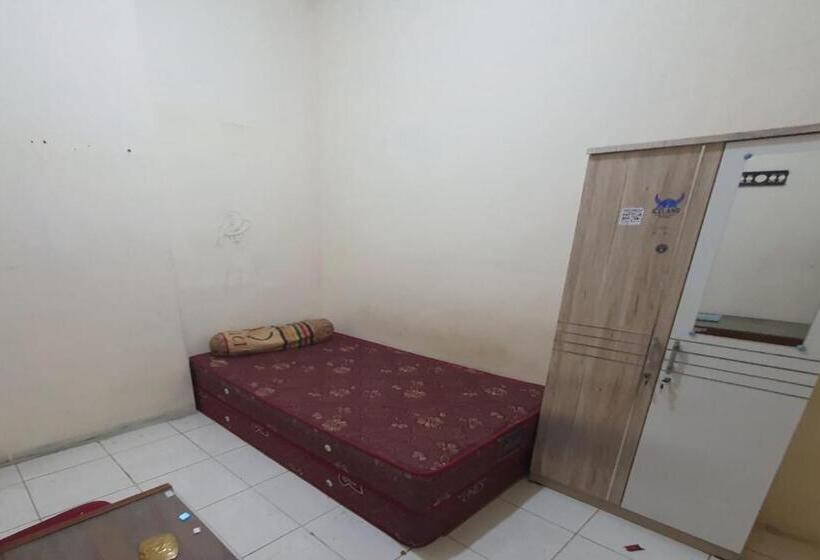 בית מלון כפרי Oyo 93114 Salak Homestay