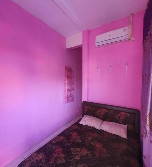 בית מלון כפרי Oyo 93114 Salak Homestay