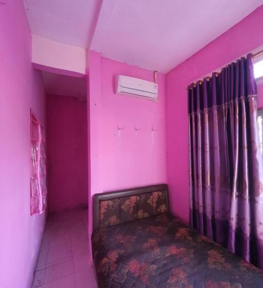 בית מלון כפרי Oyo 93114 Salak Homestay