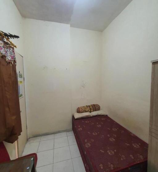 בית מלון כפרי Oyo 93114 Salak Homestay