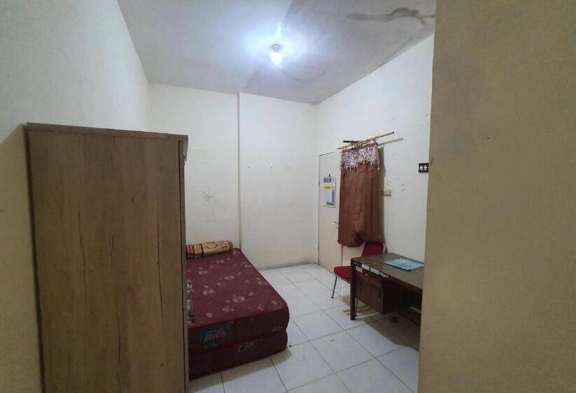 בית מלון כפרי Oyo 93114 Salak Homestay