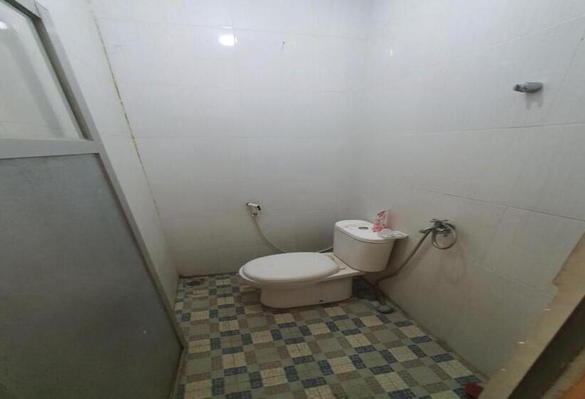 בית מלון כפרי Oyo 93114 Salak Homestay