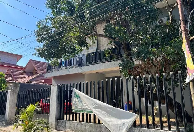 Hotelli Oyo 93137 Kost Maharaja