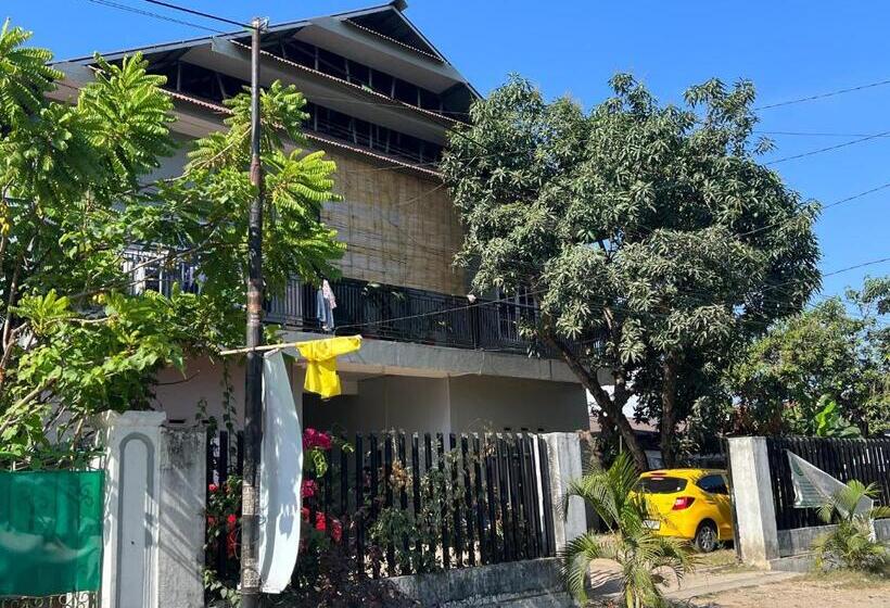 فندق Oyo 93137 Kost Maharaja