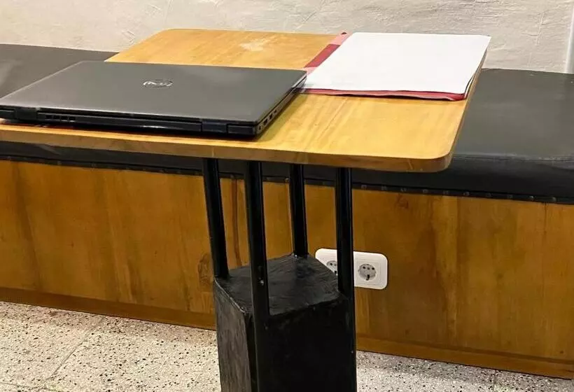 Hotelli Oyo 93137 Kost Maharaja