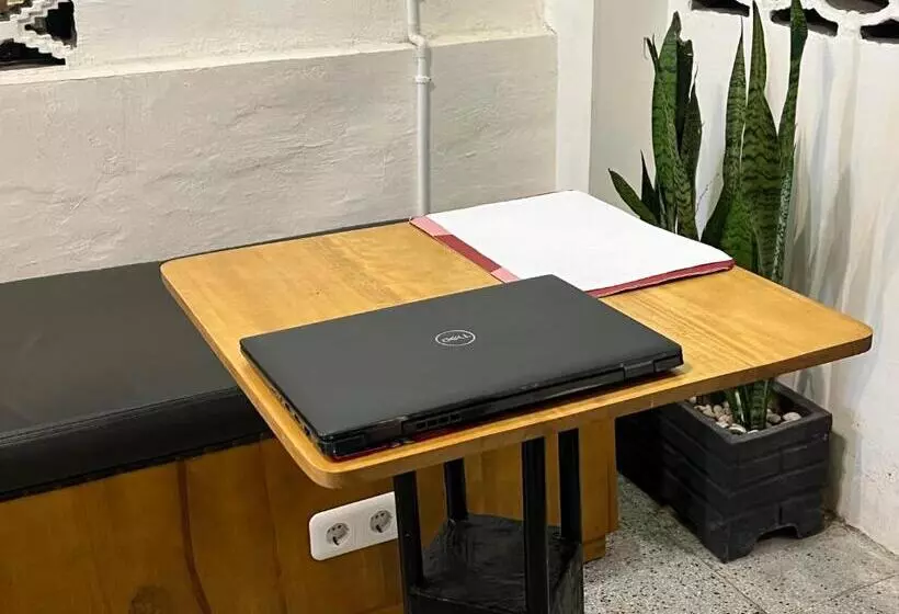 Hotelli Oyo 93137 Kost Maharaja