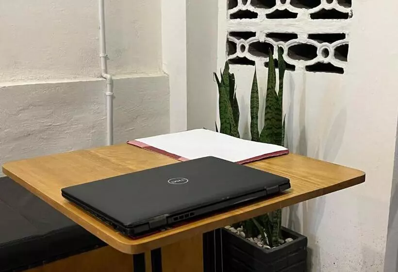 Hotelli Oyo 93137 Kost Maharaja