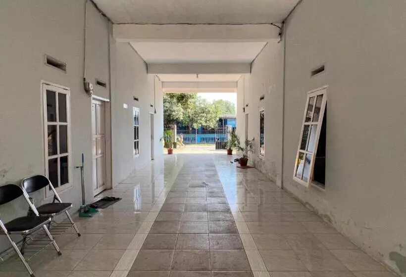 Hotelli Oyo 93137 Kost Maharaja