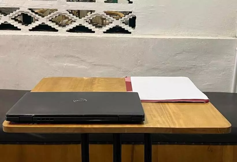 Hotelli Oyo 93137 Kost Maharaja