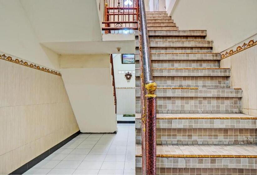 Hotel Spot On 93107 Homestay H. Syarif Syariah   Bandar Gresik