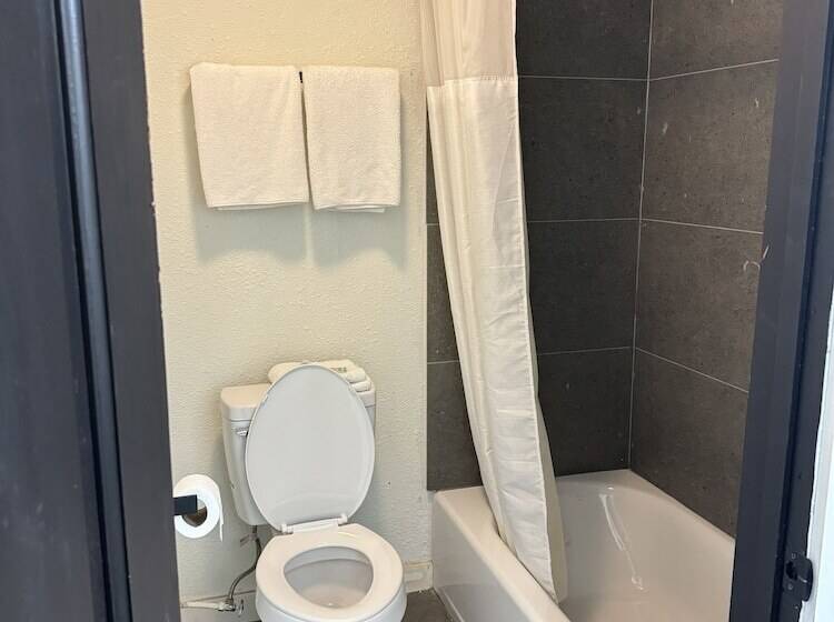 汽车旅馆 Eagle Inn