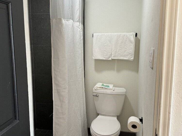 汽车旅馆 Eagle Inn