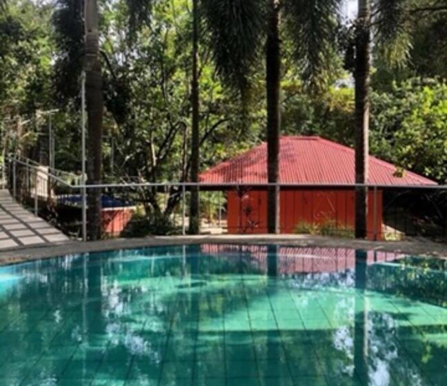 Kurort Relova’s Orchard Place