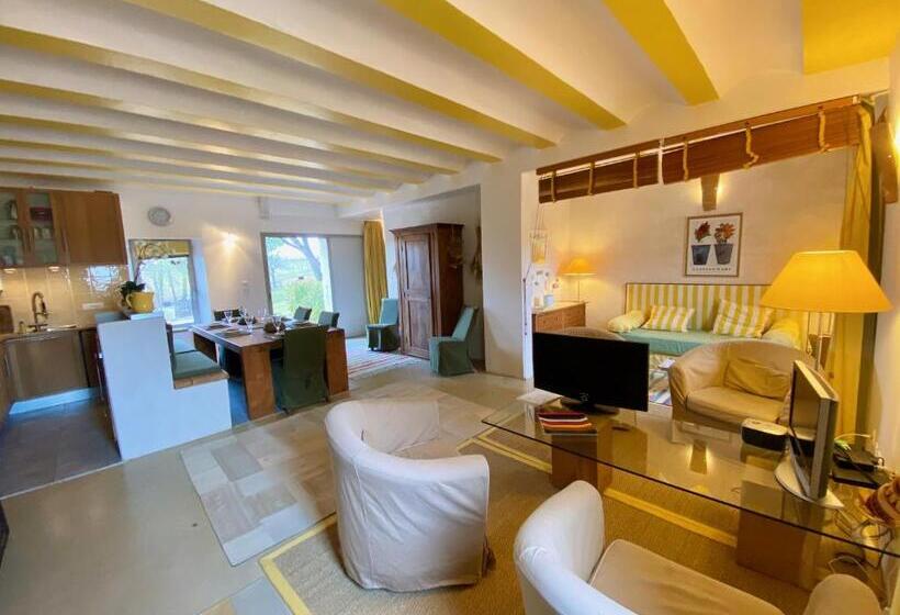 مبيت وإفطار Domaine De Treilles