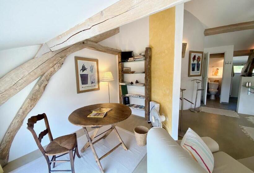 مبيت وإفطار Domaine De Treilles