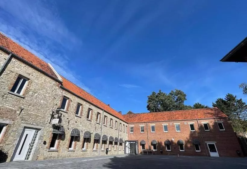 Hotelli Ferme Du Château Fontaine