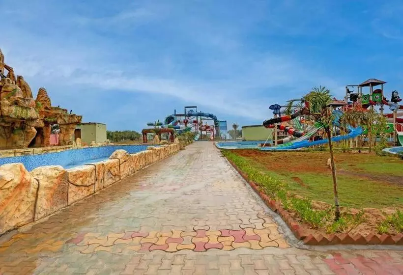 هتل O Kingland Water Park Rohtak
