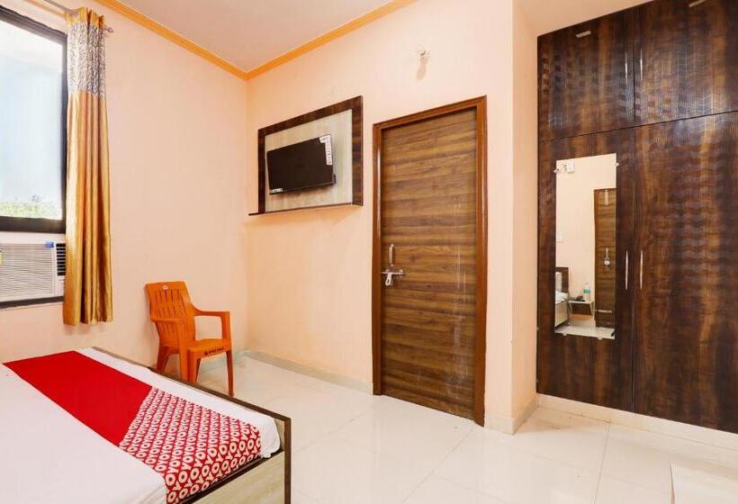 Oyo Flagship Hotel Cp Residency