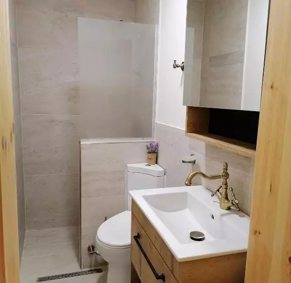 ペンション стаи за гости в ритрийт център светлина мир любов Guest Rooms In Light Peace Love Center