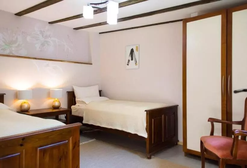 ペンション стаи за гости в ритрийт център светлина мир любов Guest Rooms In Light Peace Love Center