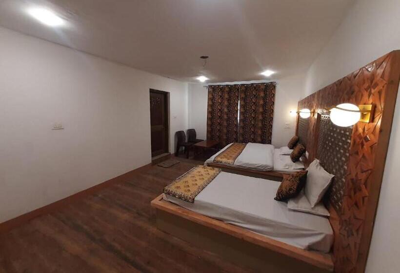 بنسيون Czara Chalet