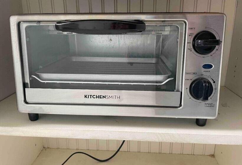 膳宿费 Funky Little Shack