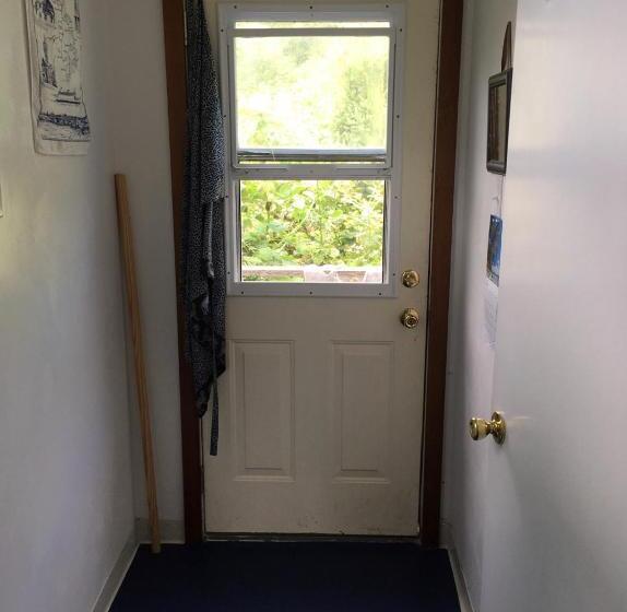 膳宿费 Funky Little Shack