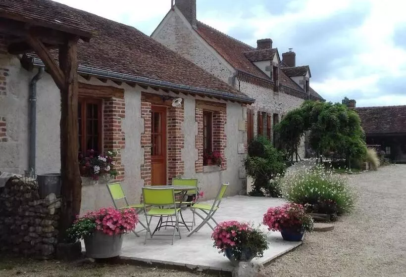 Majatalo Roulotte Confortable Avec Balcon En Bois, Climatisation Et Prêt De Vélos, Près Du Château De Sully