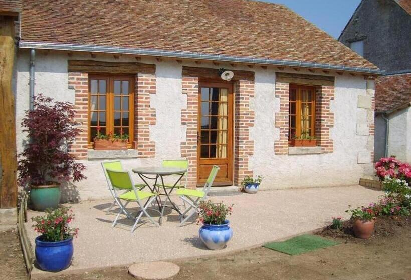 Pensionat Roulotte Confortable Avec Balcon En Bois, Climatisation Et Prêt De Vélos, Près Du Château De Sully