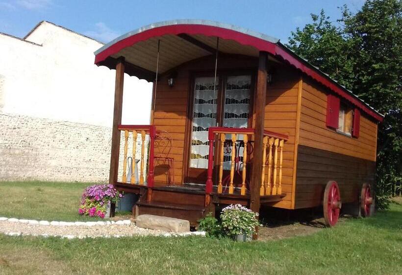 Pensionat Roulotte Confortable Avec Balcon En Bois, Climatisation Et Prêt De Vélos, Près Du Château De Sully