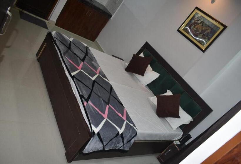 펜션 Raj Guest House