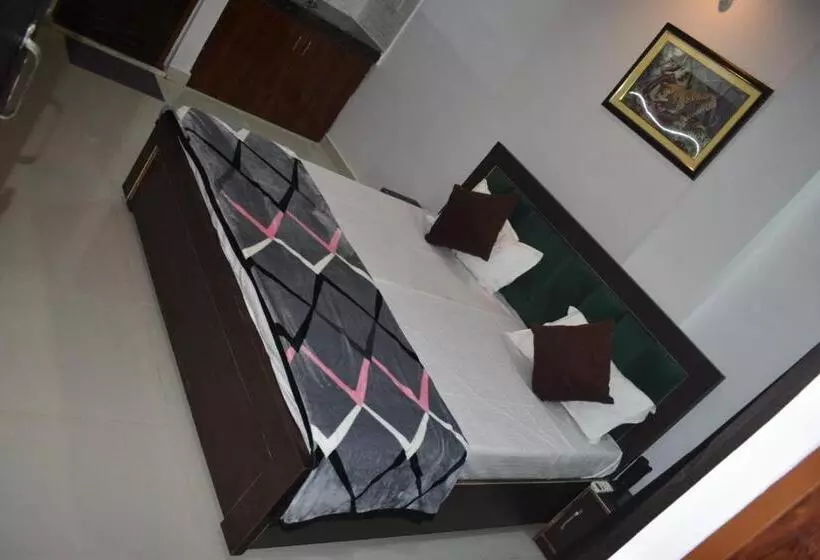 ペンション Raj Guest House