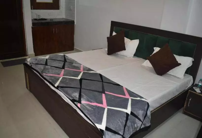 ペンション Raj Guest House