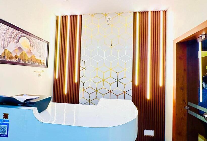 Vrindavan Hotel And Restaurant