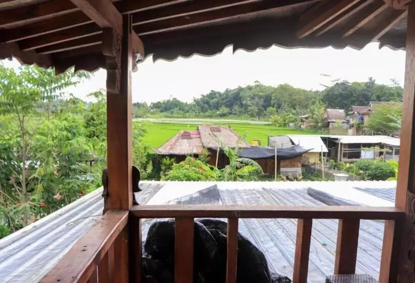 Aamiaismajoitus (B&B) Kangkung House Bujak