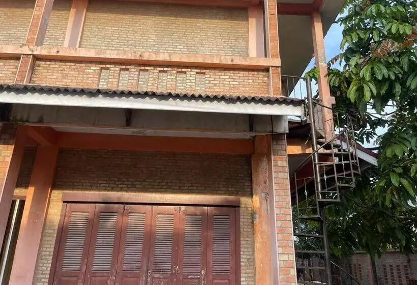 Hotelli Oyo 93100 Harapan Homestay Syariah