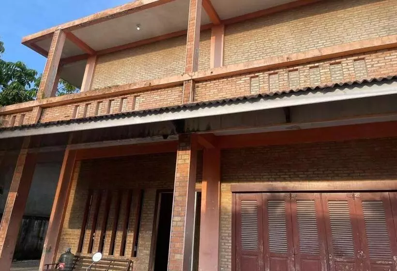 Hotelli Oyo 93100 Harapan Homestay Syariah