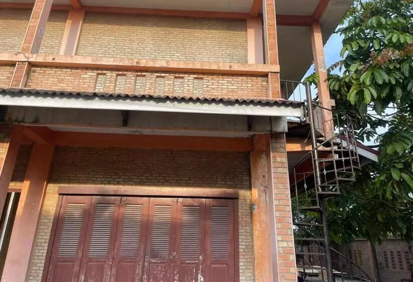 Hotelli Oyo 93100 Harapan Homestay Syariah