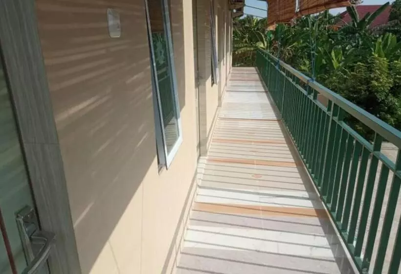 Hotelli Oyo 93100 Harapan Homestay Syariah