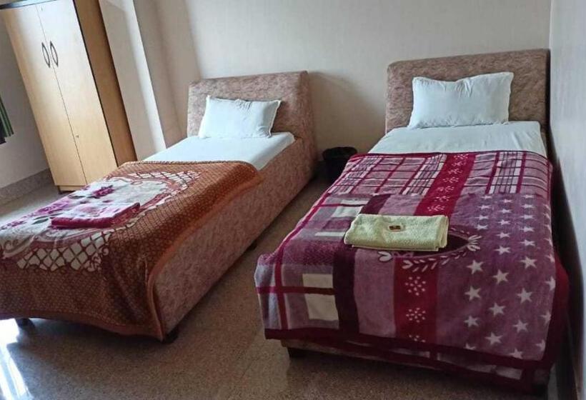 Отель Oyo Florida Restaurant & Guest House