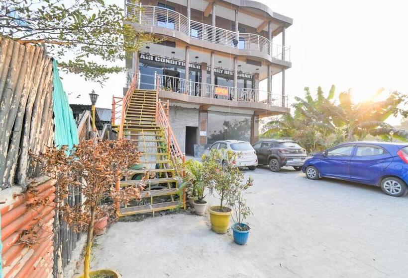 Отель Oyo Florida Restaurant & Guest House