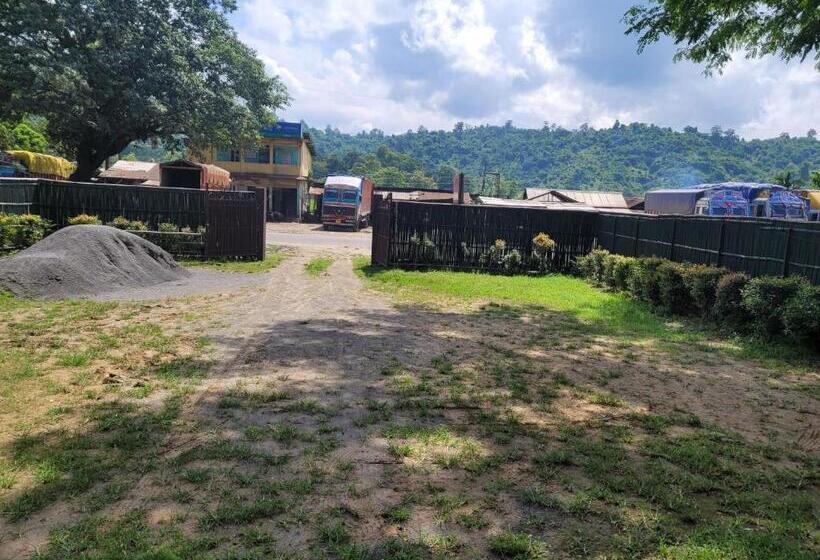 فندق The Western Lodge