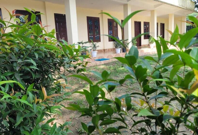 فندق The Western Lodge