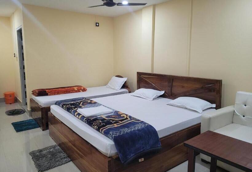 فندق The Western Lodge