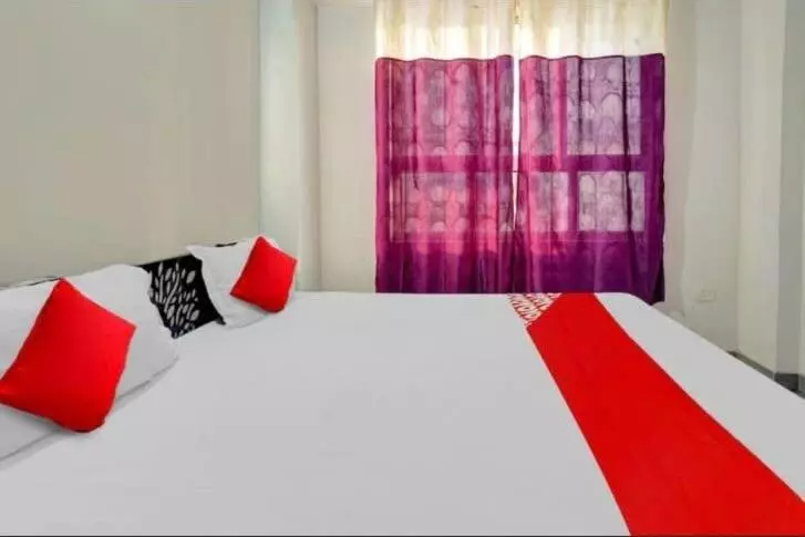 Oyo Hotel R Glory