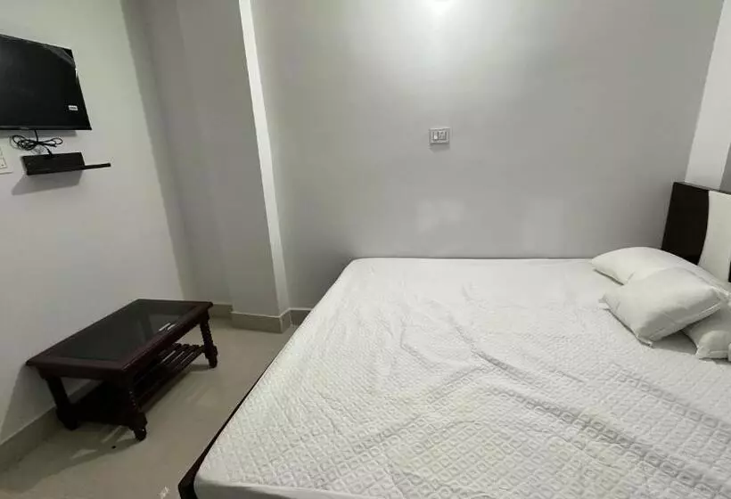 Oyo Hotel R Glory