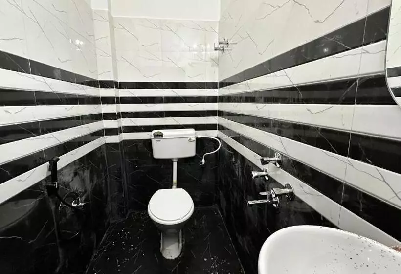 Oyo Hotel R Glory